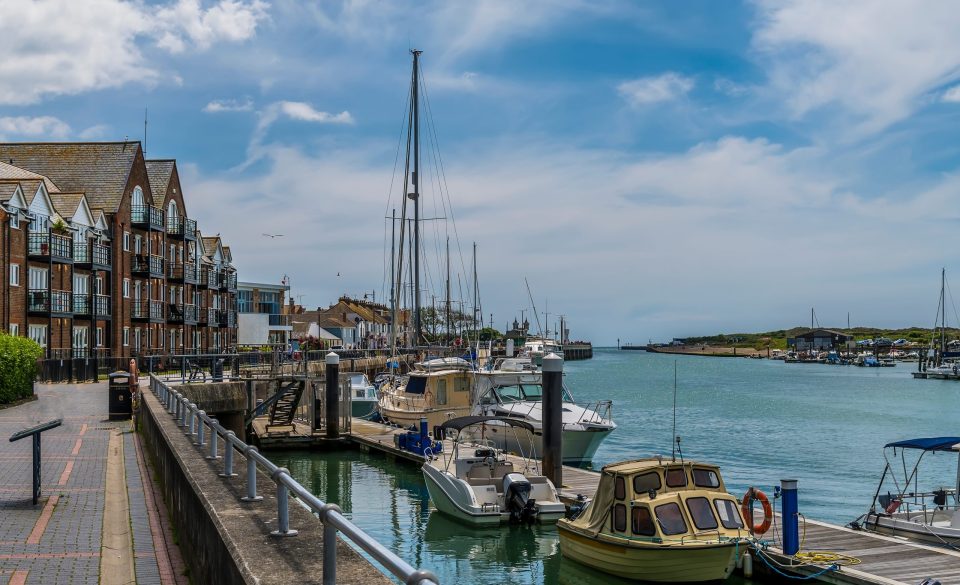 Coach Trip to Crawley Temple and Littlehampton